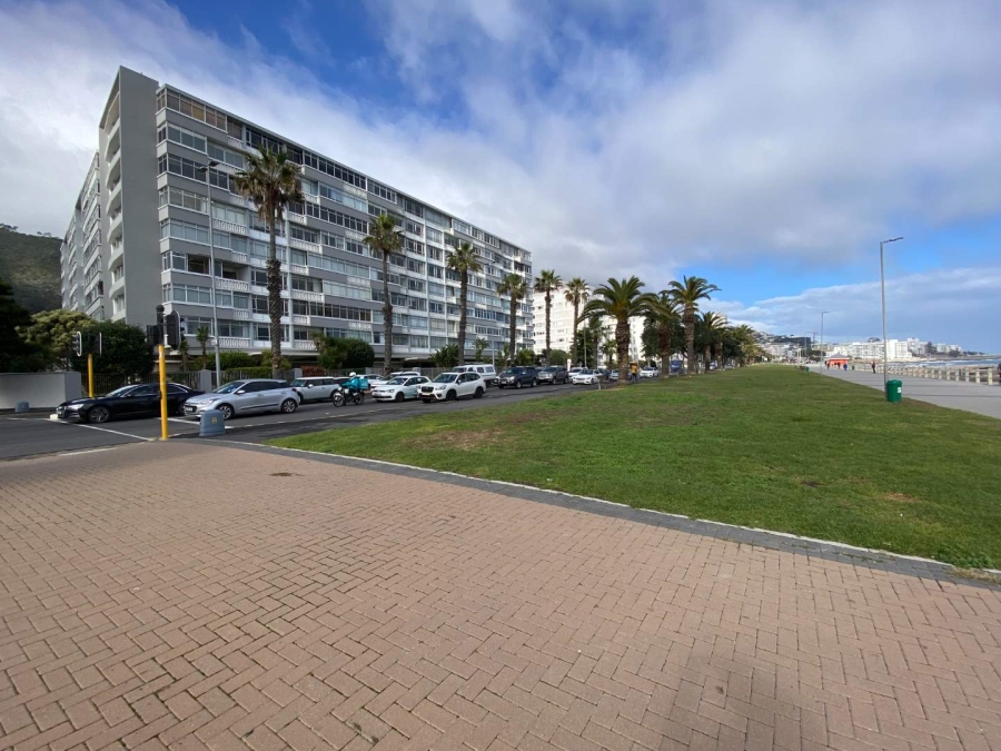 1 Bedroom Property for Sale in Sea Point Western Cape